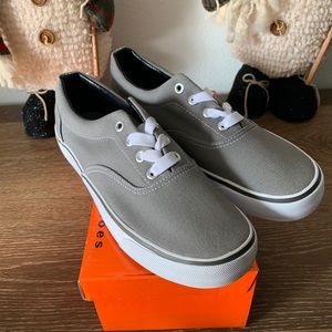 NEW GREY WOMAN SNEAKERS